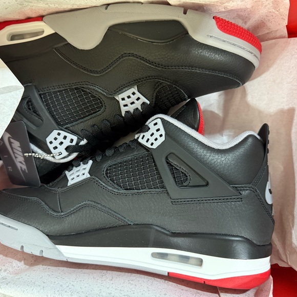 Jordan 4 reimaged Nike Men's Black and Red Sneakers size 9.5m